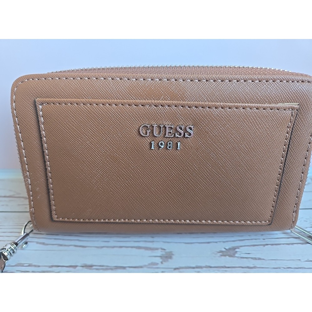 GUESS 1981 Purse Wallet - Color -Brown New Without Tags